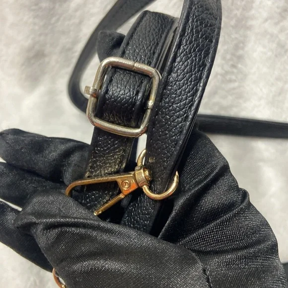 Black Leather Strap with Gold Clasps - Picture 4 of 6